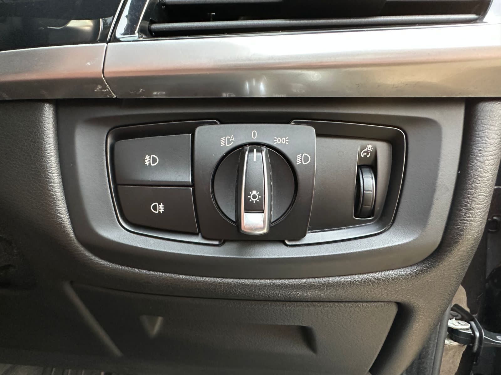 2015 BMW X5 3.0L AT BENSIN 2015 BMW X5 3.0L AT BENSIN