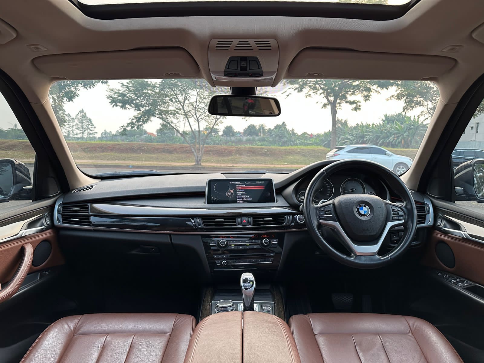 2015 BMW X5 3.0L AT BENSIN 2015 BMW X5 3.0L AT BENSIN