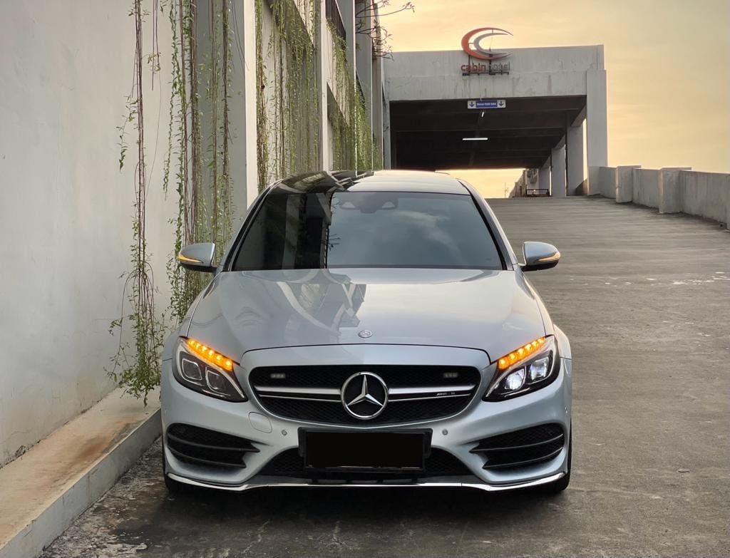 2015 Mercedes Benz C-Class Sedan C 250 AMG 2015 Mercedes Benz C-Class Sedan C 250 AMG