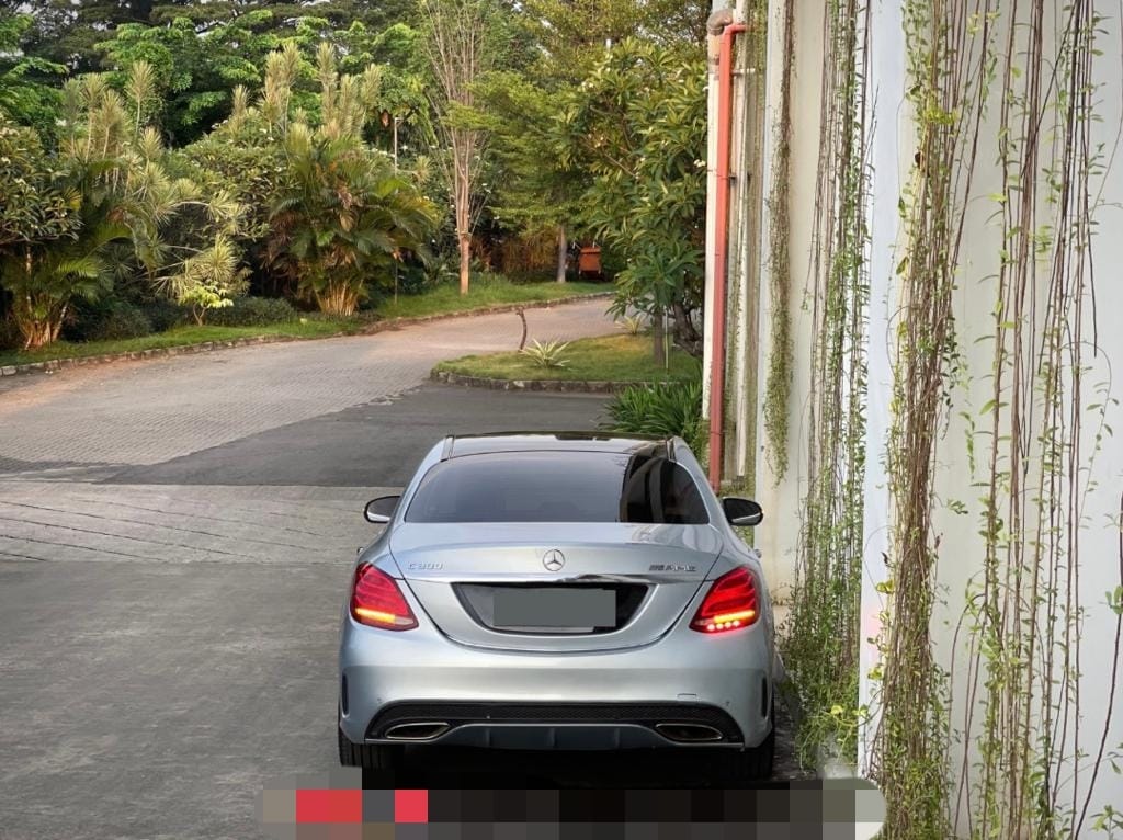 2015 Mercedes Benz C-Class Sedan C 250 AMG 2015 Mercedes Benz C-Class Sedan C 250 AMG