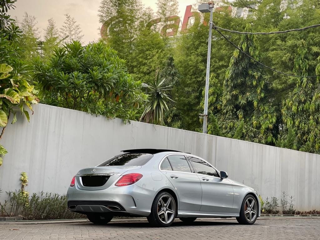 2015 Mercedes Benz C-Class Sedan C 250 AMG 2015 Mercedes Benz C-Class Sedan C 250 AMG