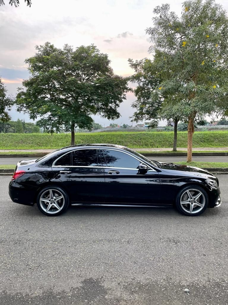 2017 Mercedes Benz C-Class Sedan C 300 AMG Line 2017 Mercedes Benz C-Class Sedan C 300 AMG Line