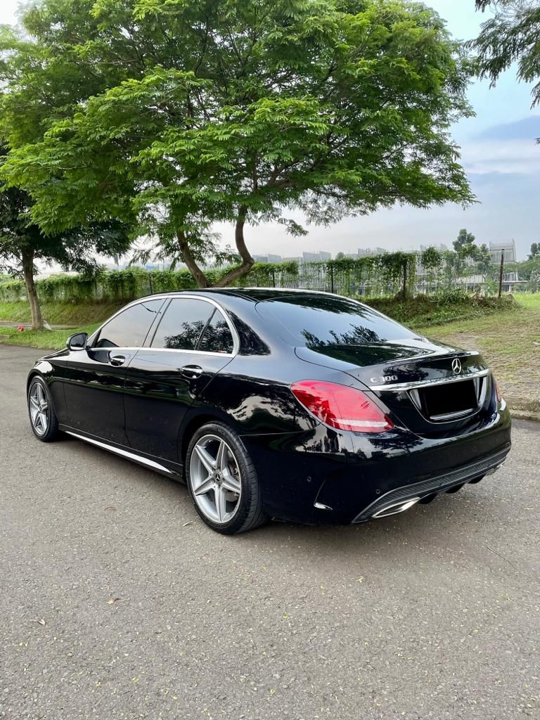 2017 Mercedes Benz C-Class Sedan C 300 AMG Line 2017 Mercedes Benz C-Class Sedan C 300 AMG Line