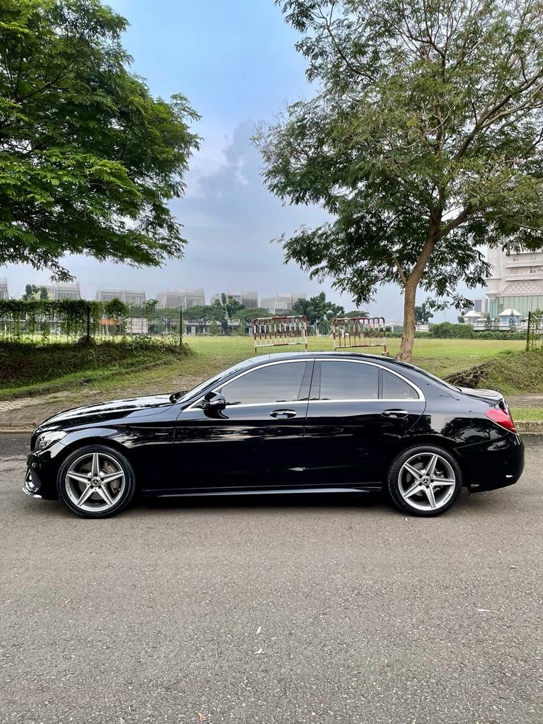 2017 Mercedes Benz C-Class Sedan C 300 AMG Line 2017 Mercedes Benz C-Class Sedan C 300 AMG Line