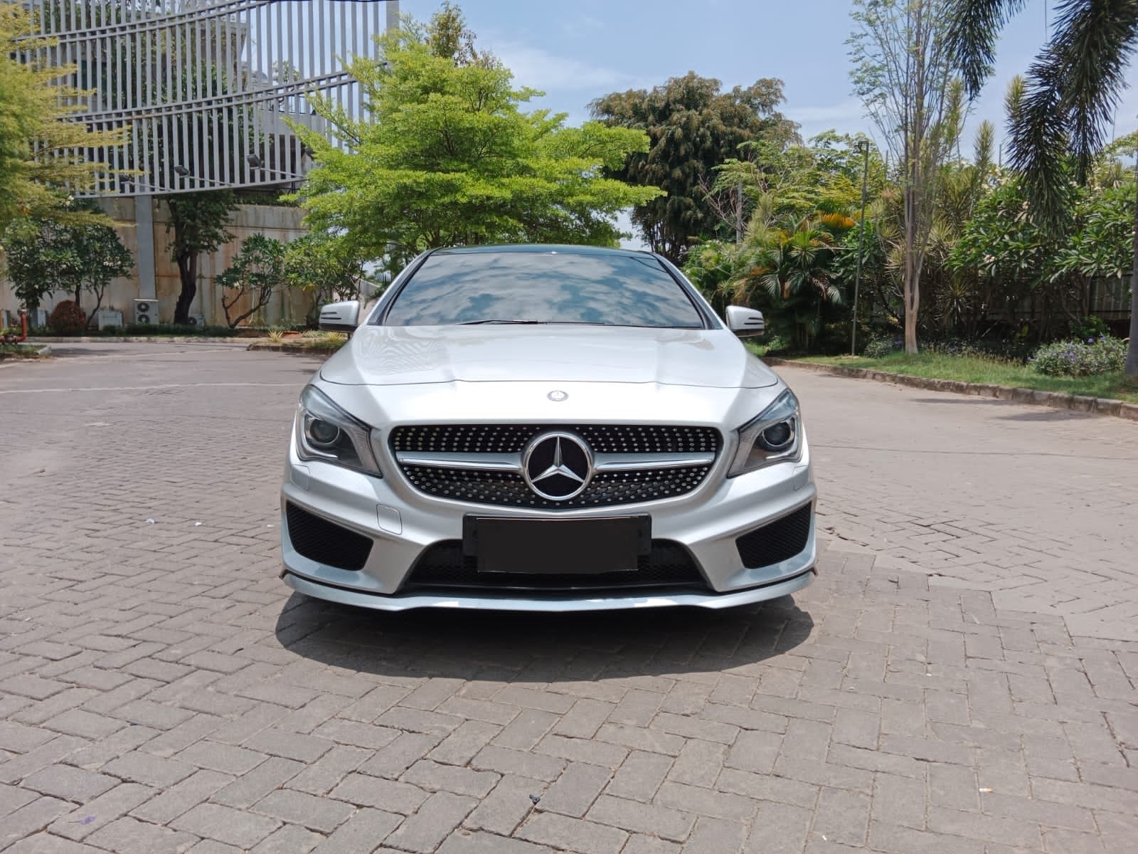 2016 Mercedes Benz CLA-Class  200 AMG Line Bekas 2016 Mercedes Benz CLA-Class  200 AMG Line Bekas