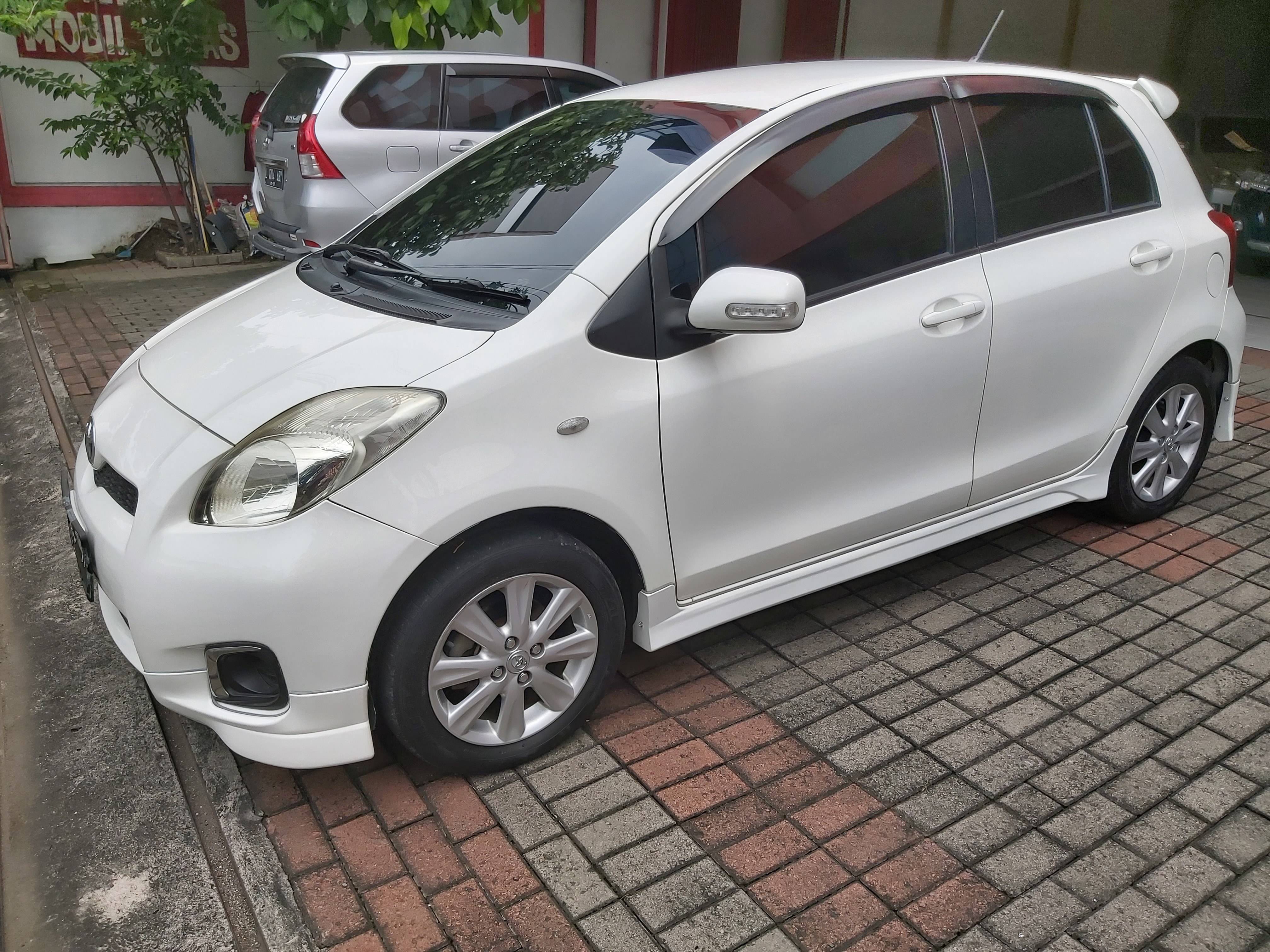 2012 Toyota Yaris  E MT E MT tua