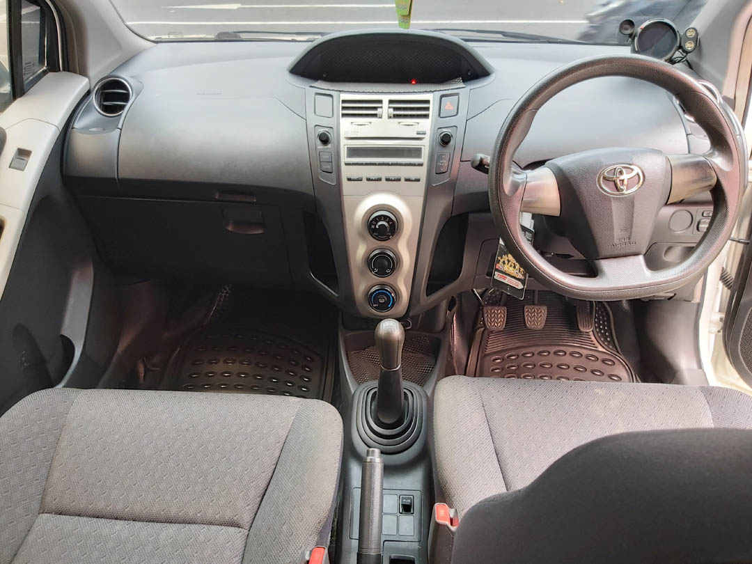 2012 Toyota Yaris 2012 Toyota Yaris