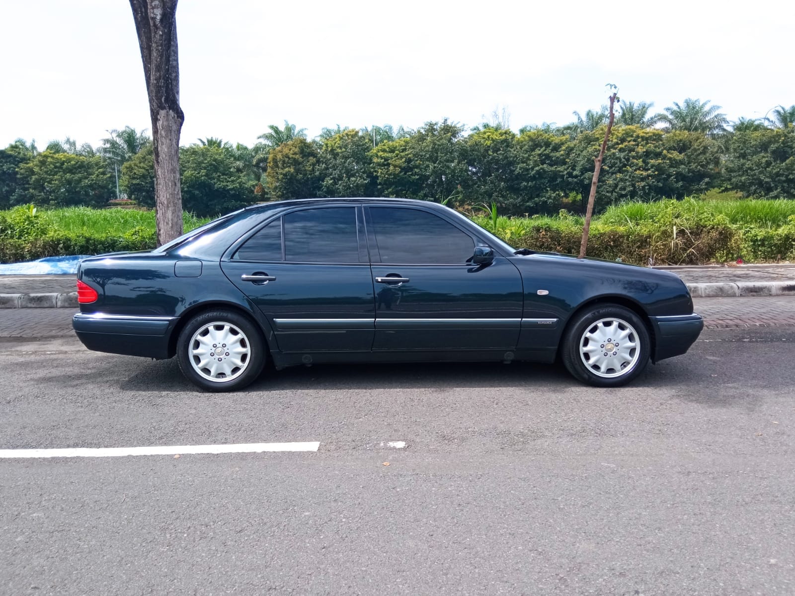 1997 Mercedes Benz E-Class 1997 Mercedes Benz E-Class