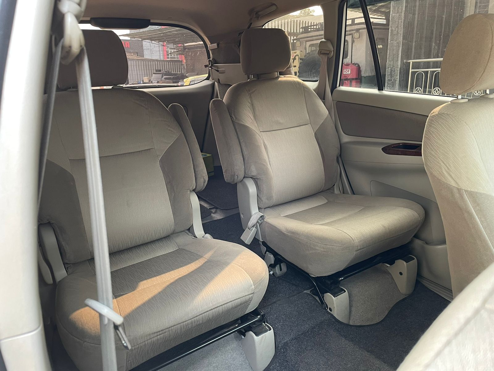 2012 Toyota Innova 2012 Toyota Innova