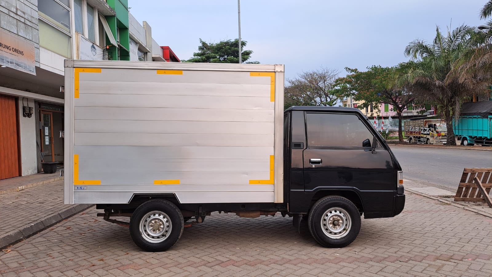 2016 Mitsubishi Colt L300 2016 Mitsubishi Colt L300