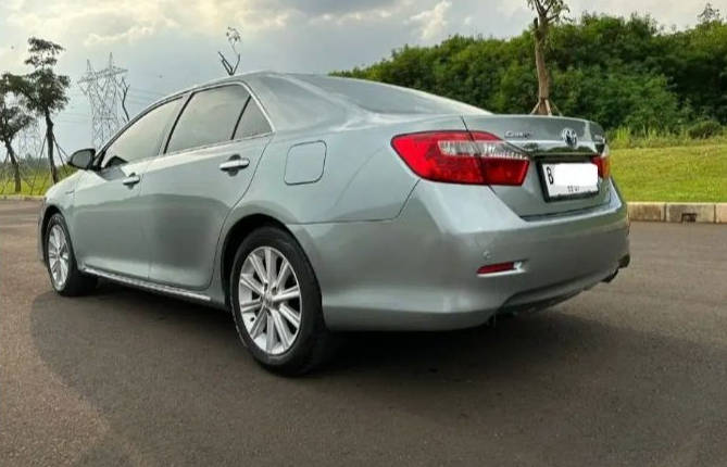 Dijual 2012 Toyota Camry Hybrid 2.5L AT 2.5L AT Bekas