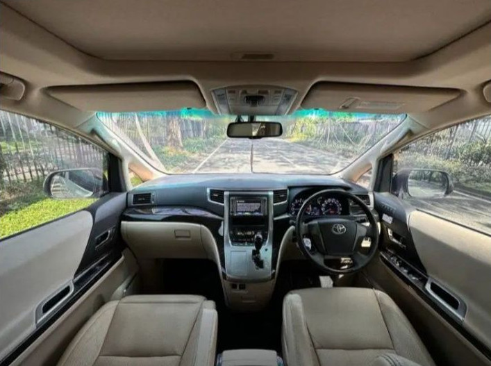 2012 Toyota Alphard 2012 Toyota Alphard