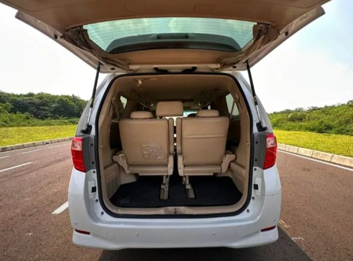 2012 Toyota Alphard 2012 Toyota Alphard