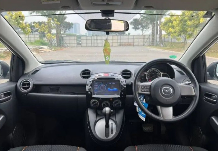 2013 Mazda 2 Sedan 2013 Mazda 2 Sedan