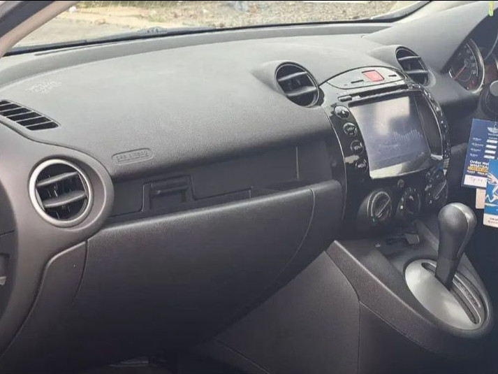 2013 Mazda 2 Sedan 2013 Mazda 2 Sedan