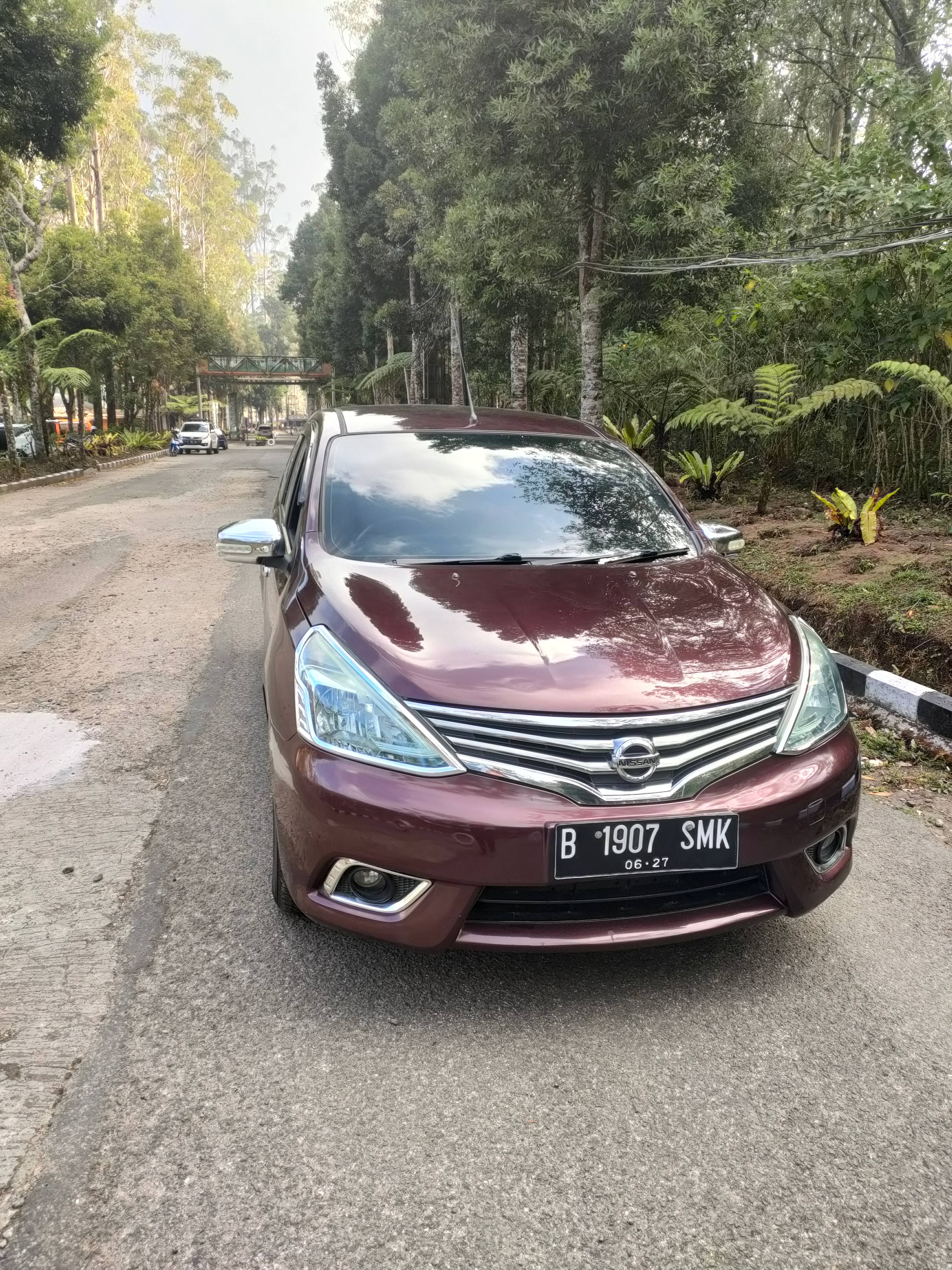 Second Hand 2016 Nissan Grand Livina Second Hand 2016 Nissan Grand Livina