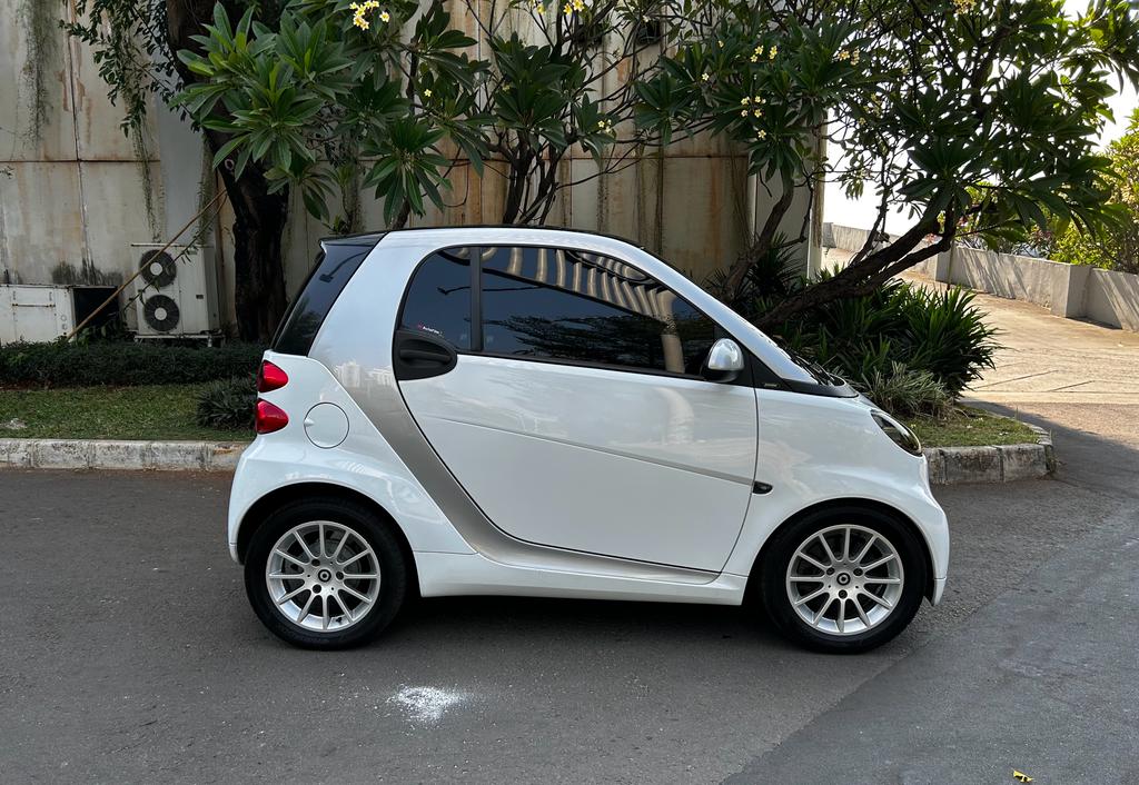 2011 Smart Fortwo COUPE PASSION A/T 2011 Smart Fortwo COUPE PASSION A/T