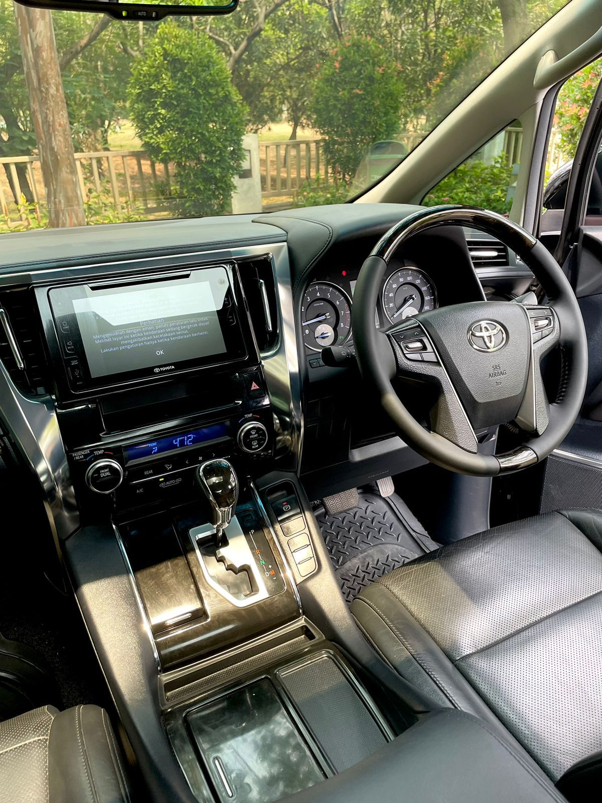 2015 Toyota Vellfire  2.5 G AT LIMITED 2015 Toyota Vellfire  2.5 G AT LIMITED
