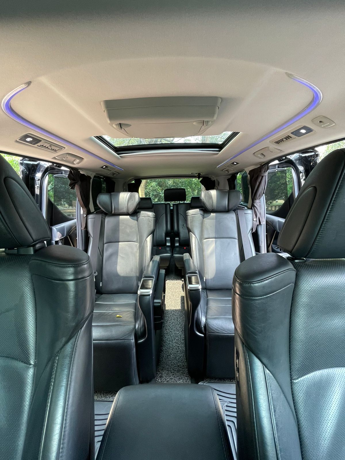 2015 Toyota Vellfire  2.5 G AT LIMITED 2015 Toyota Vellfire  2.5 G AT LIMITED