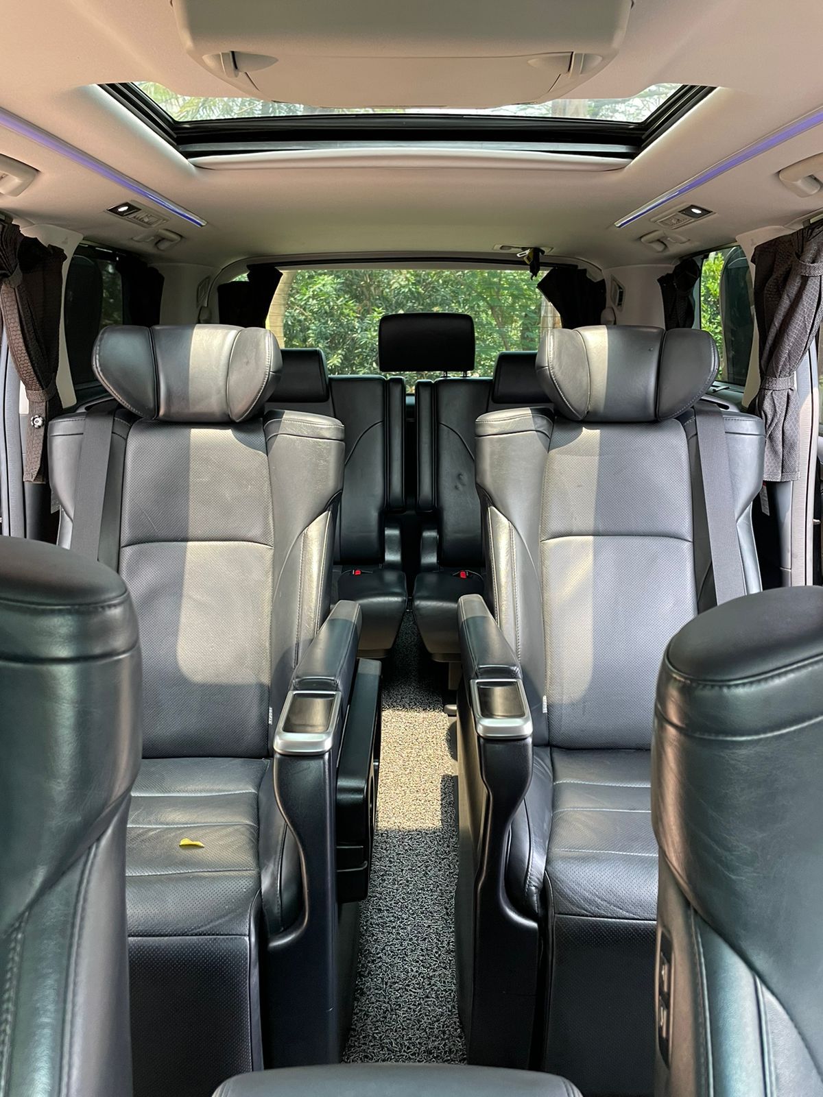 2015 Toyota Vellfire  2.5 G AT LIMITED 2015 Toyota Vellfire  2.5 G AT LIMITED