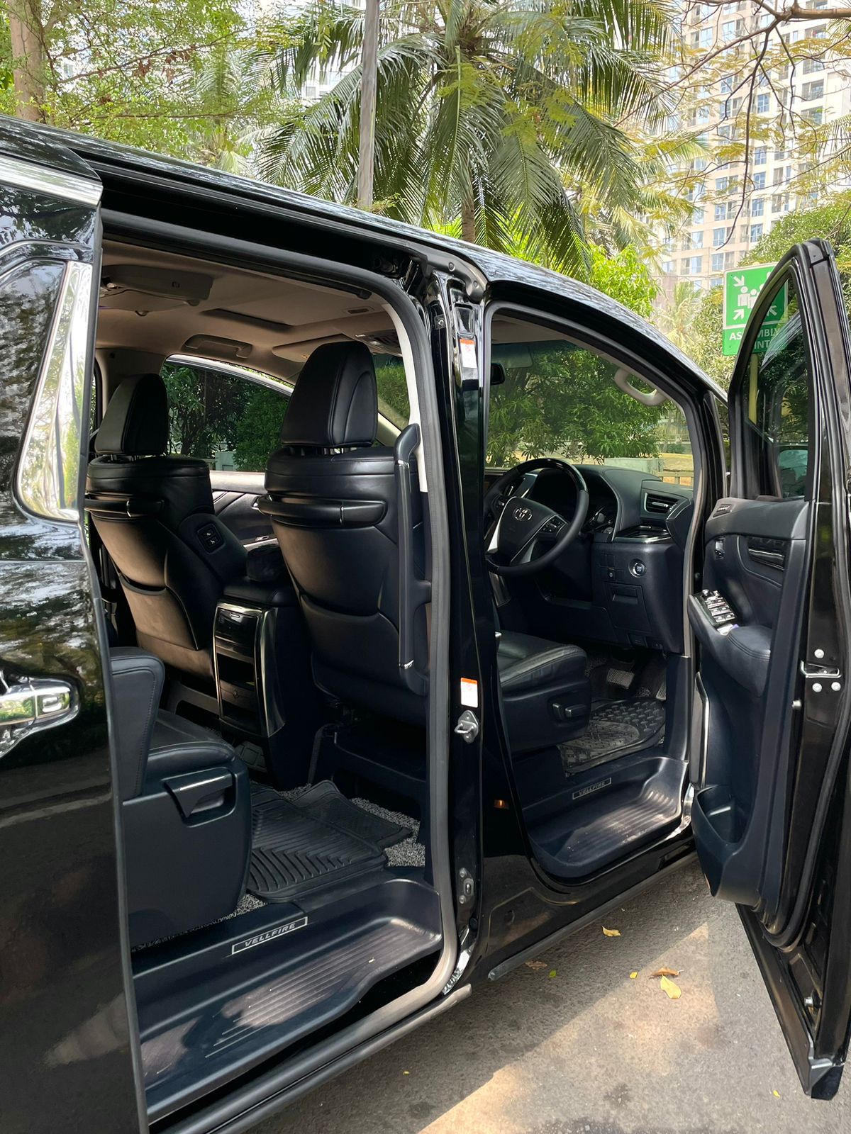 2015 Toyota Vellfire  2.5 G AT LIMITED 2015 Toyota Vellfire  2.5 G AT LIMITED