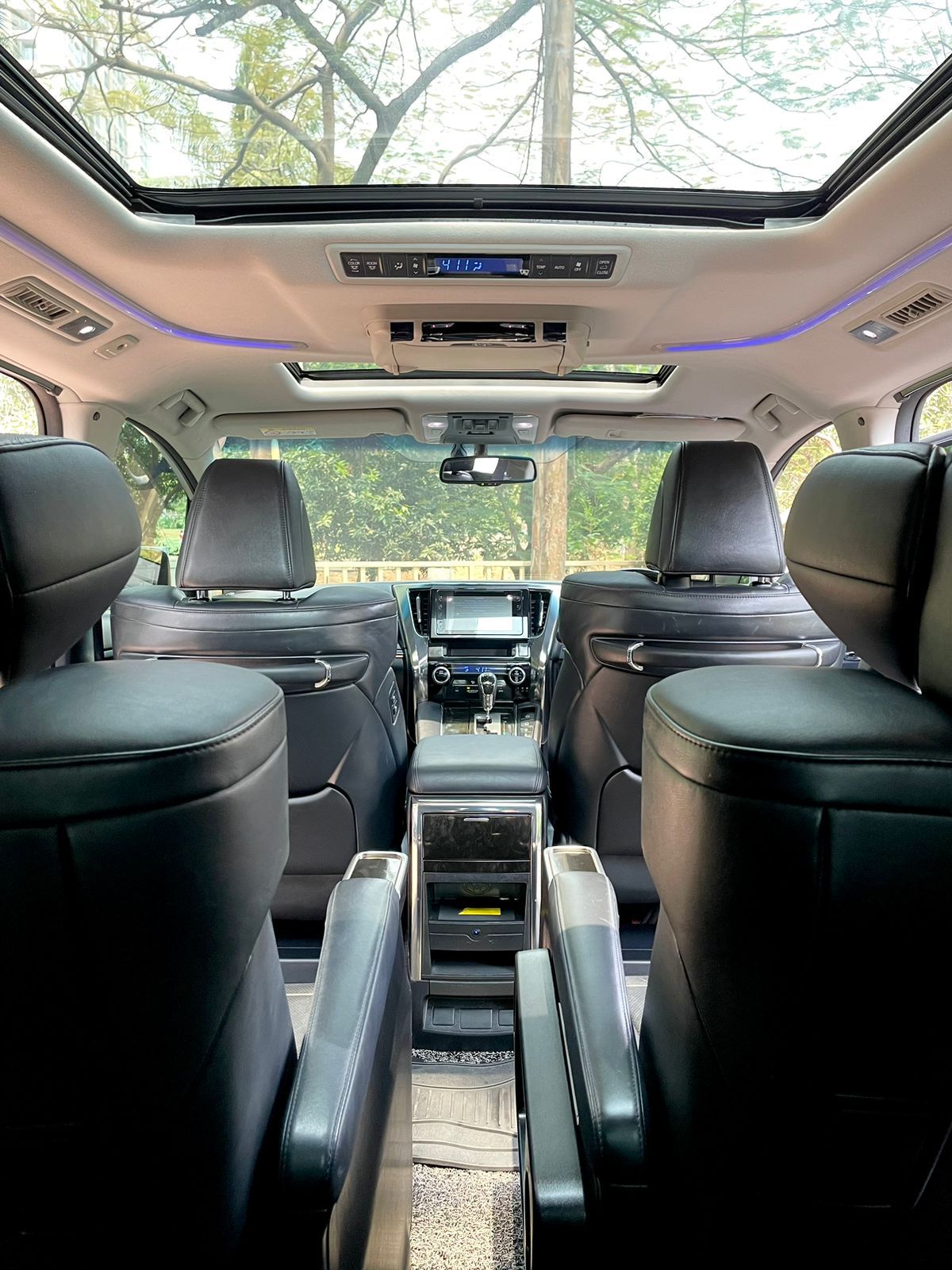 2015 Toyota Vellfire  2.5 G AT LIMITED 2015 Toyota Vellfire  2.5 G AT LIMITED