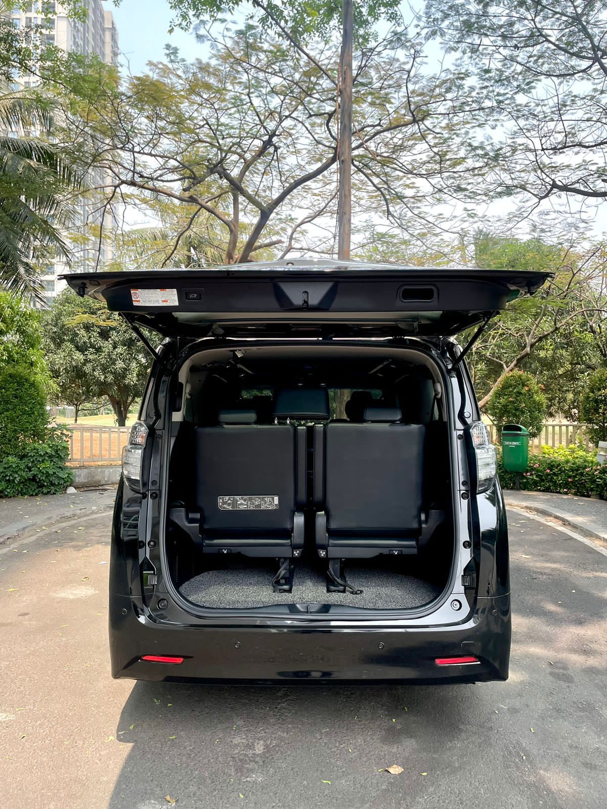 2015 Toyota Vellfire  2.5 G AT LIMITED 2015 Toyota Vellfire  2.5 G AT LIMITED