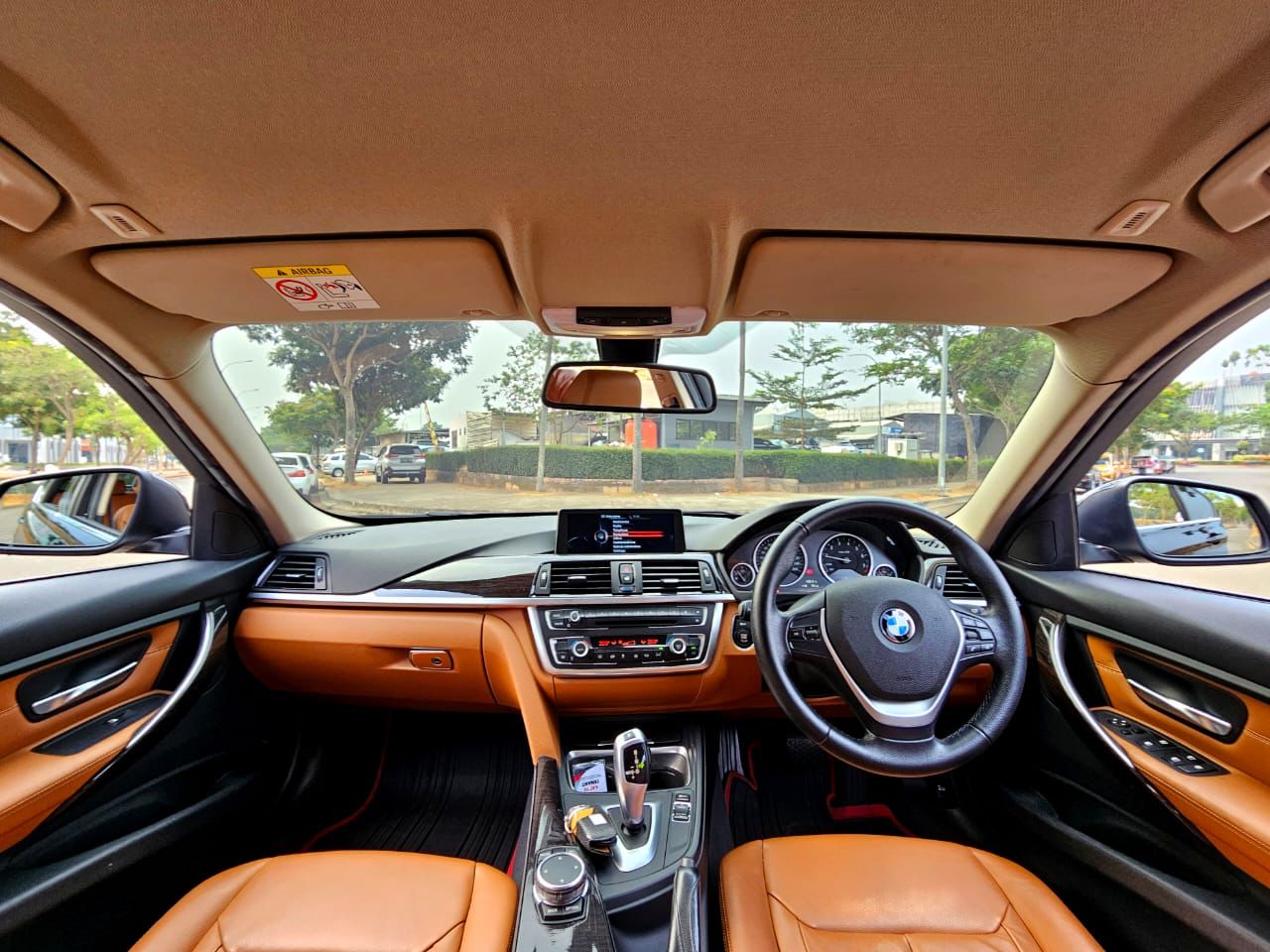 Dijual 2015 BMW 3 Series Sedan  320i F30 LUXURY 320i F30 LUXURY Bekas