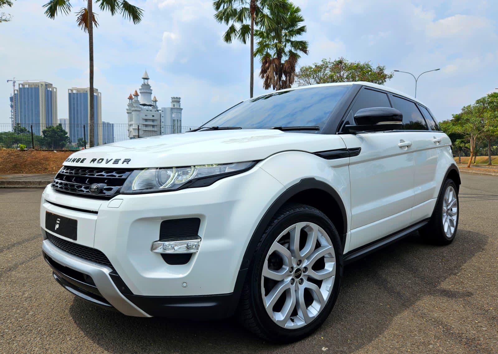 2013 Land Rover Range Rover Evoque EVOQUE 2.0 L Si 4 DYNAMIC 2013 Land Rover Range Rover Evoque EVOQUE 2.0 L Si 4 DYNAMIC