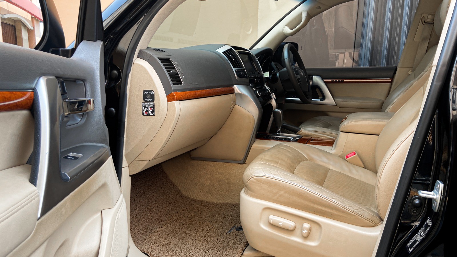 2013 Toyota Land Cruiser 2013 Toyota Land Cruiser