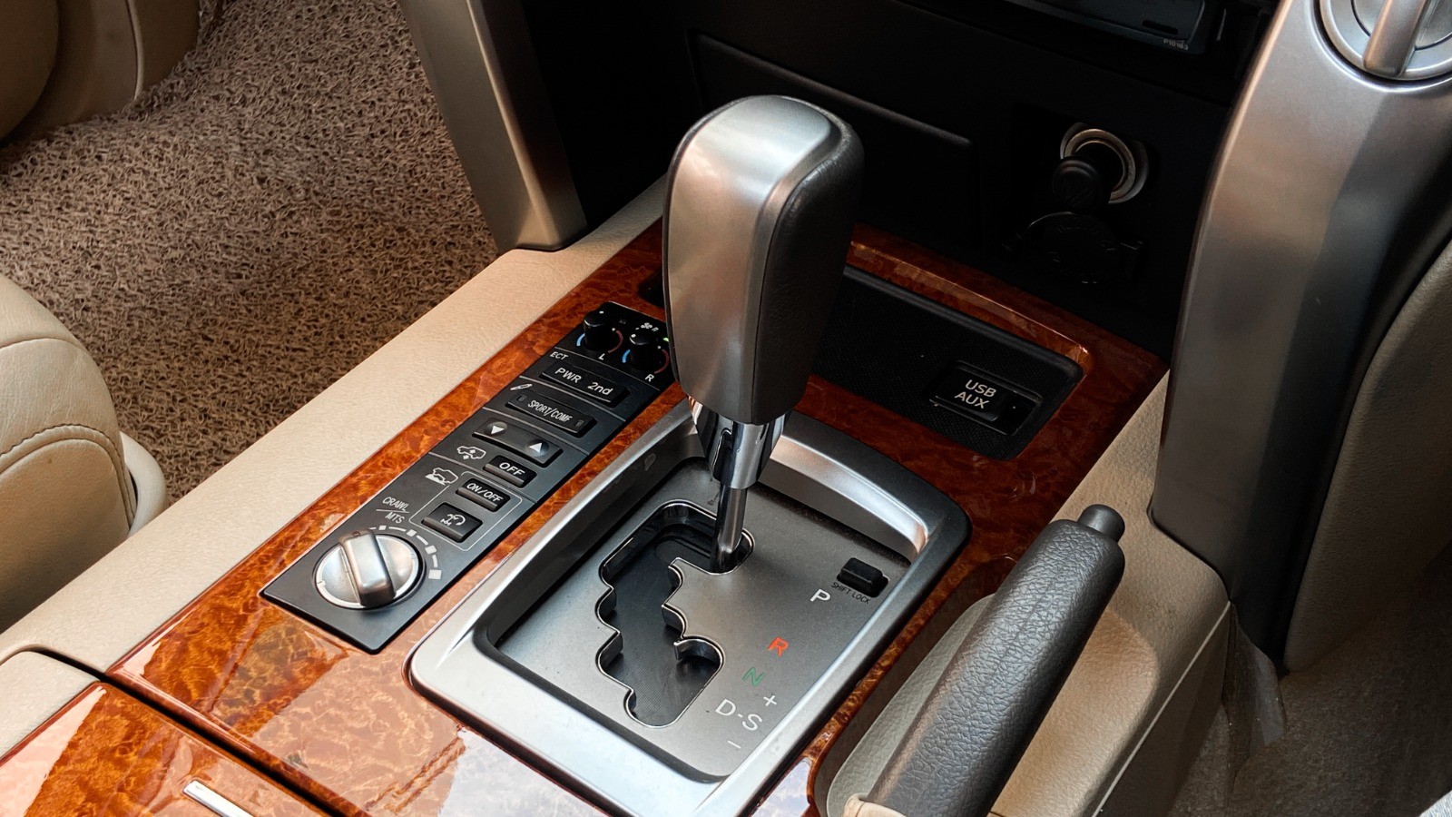 2013 Toyota Land Cruiser 2013 Toyota Land Cruiser