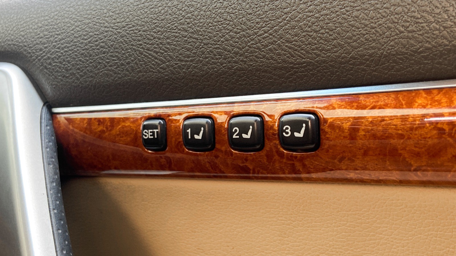 2013 Toyota Land Cruiser 2013 Toyota Land Cruiser