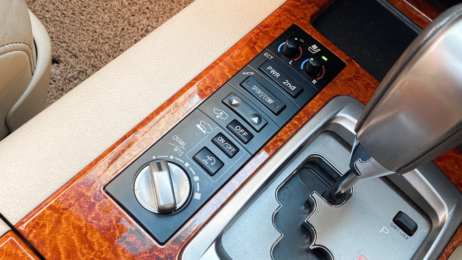 2013 Toyota Land Cruiser 2013 Toyota Land Cruiser