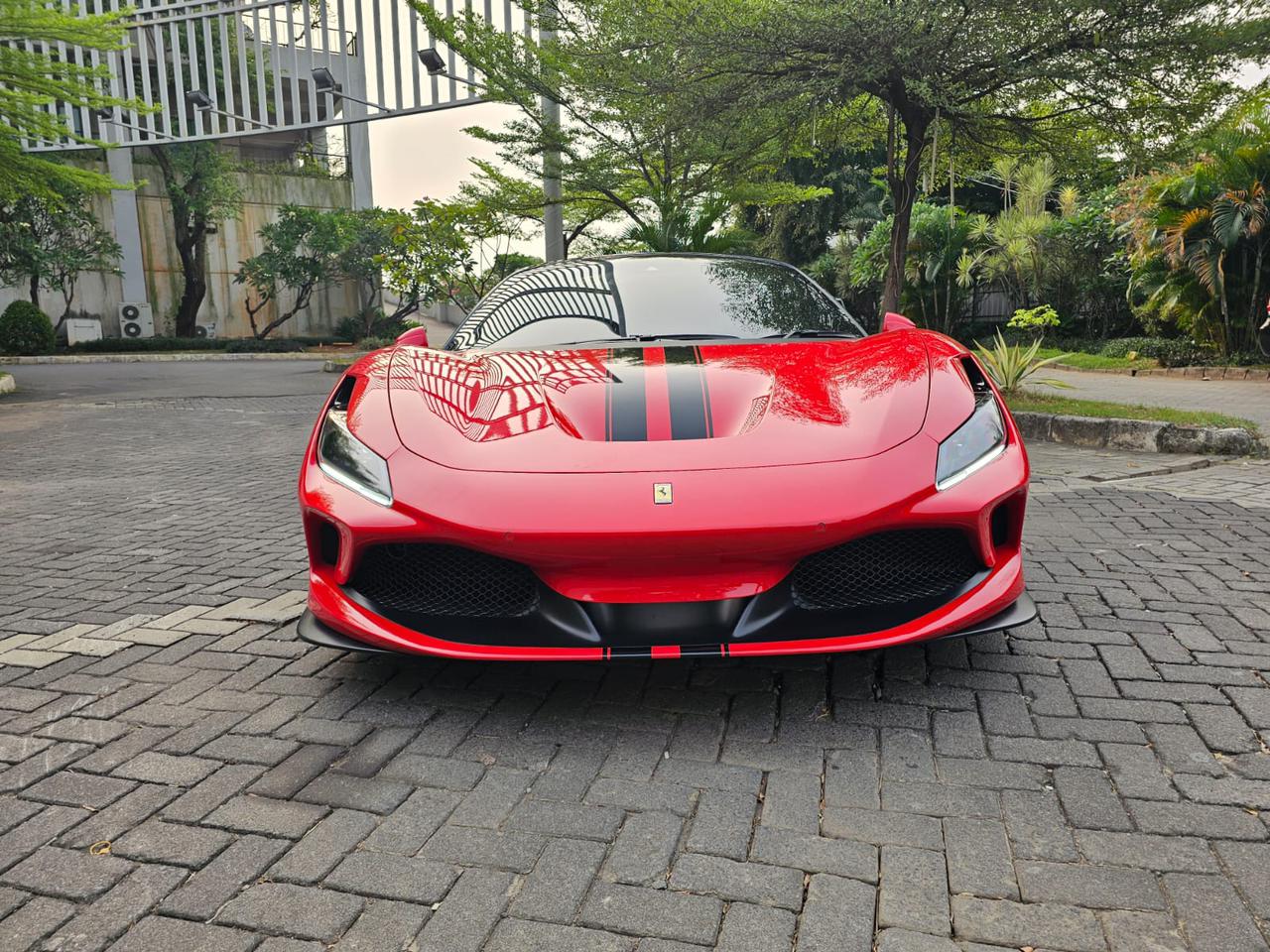 2023 Ferrari F8 Spider 3.9L V8 2023 Ferrari F8 Spider 3.9L V8