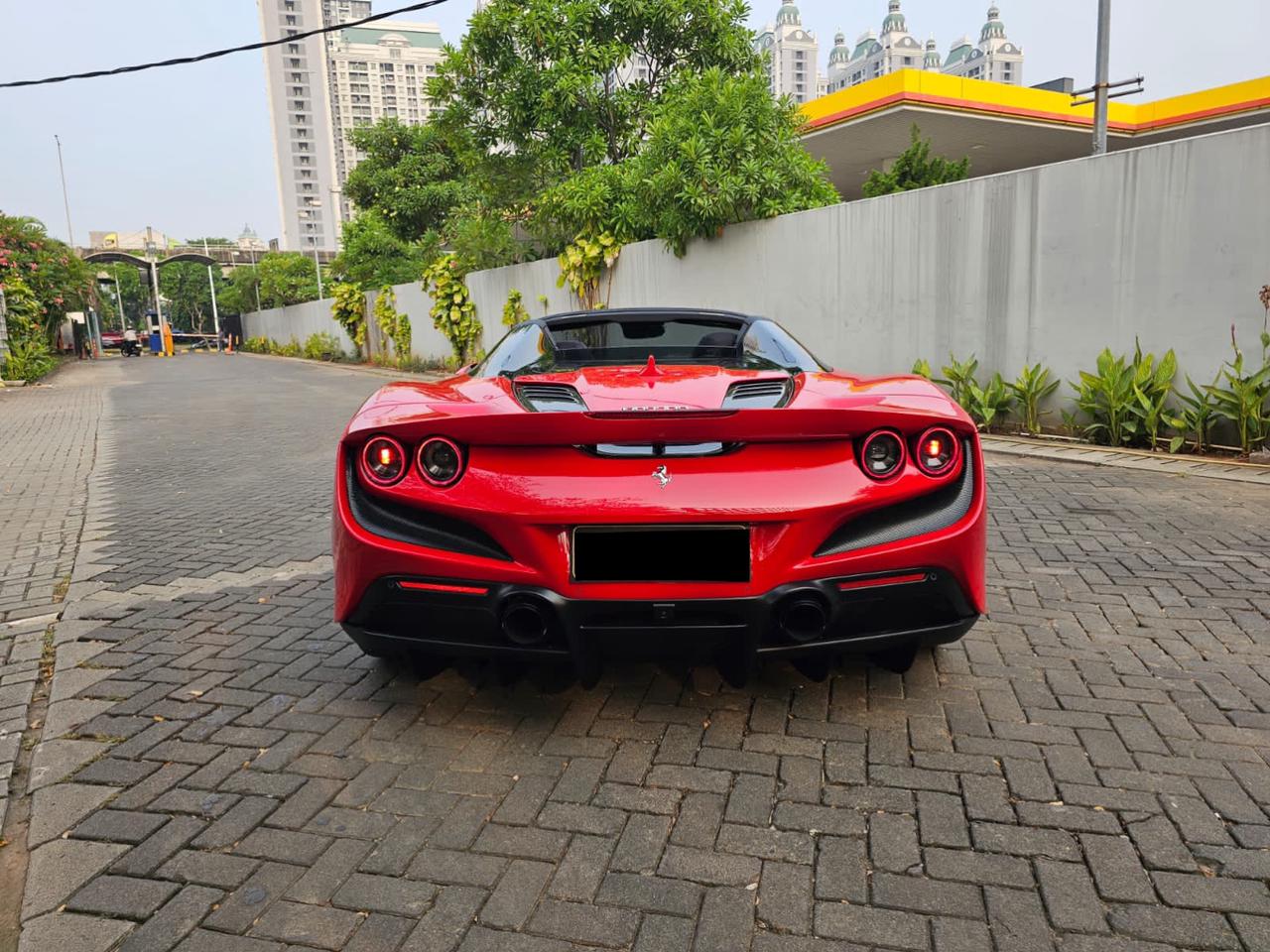 2023 Ferrari F8 Spider 3.9L V8 2023 Ferrari F8 Spider 3.9L V8