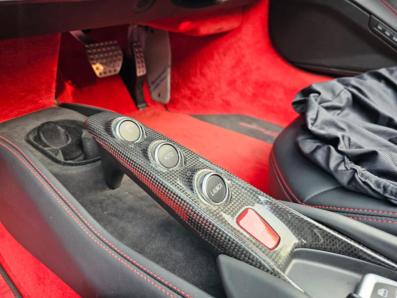 2023 Ferrari F8 Spider 3.9L V8 2023 Ferrari F8 Spider 3.9L V8