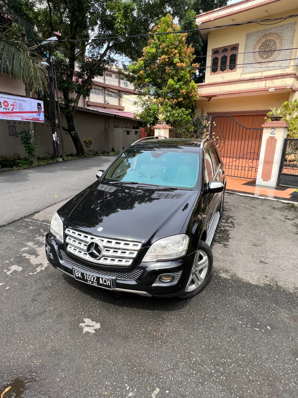 2010 Mercedes Benz ML-Class 2010 Mercedes Benz ML-Class