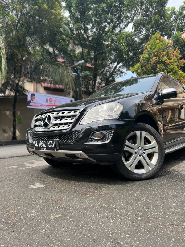 2010 Mercedes Benz ML-Class 2010 Mercedes Benz ML-Class