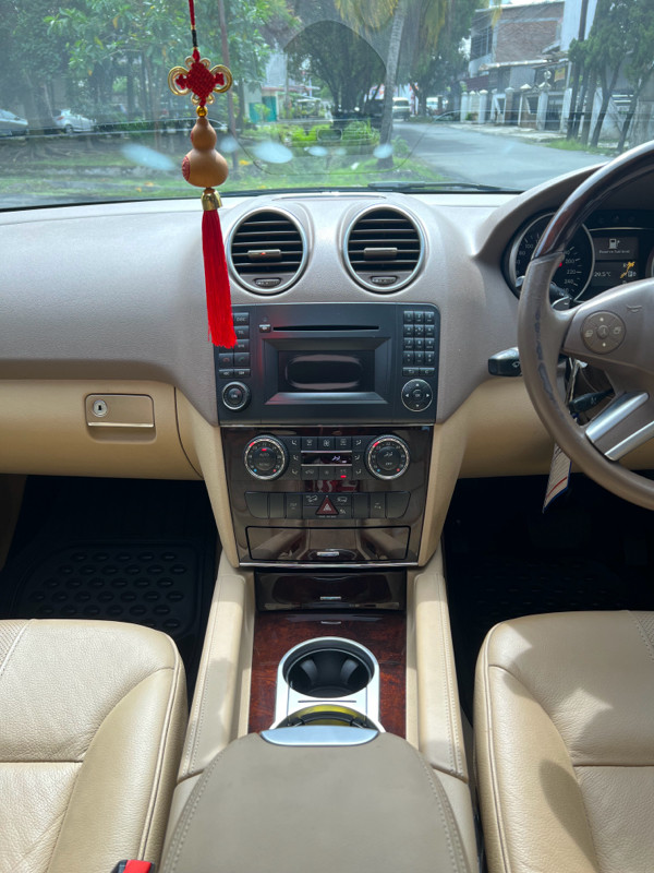 2010 Mercedes Benz ML-Class 2010 Mercedes Benz ML-Class