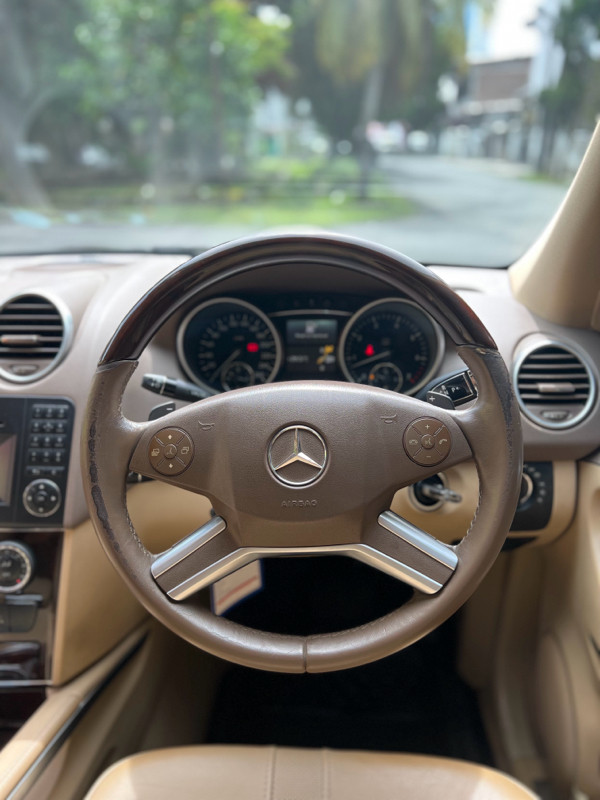 2010 Mercedes Benz ML-Class 2010 Mercedes Benz ML-Class