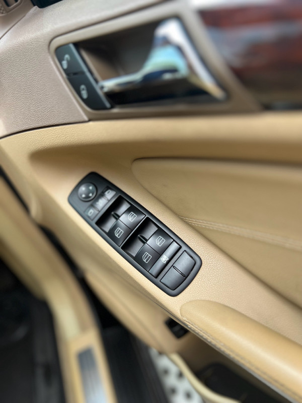 2010 Mercedes Benz ML-Class 2010 Mercedes Benz ML-Class