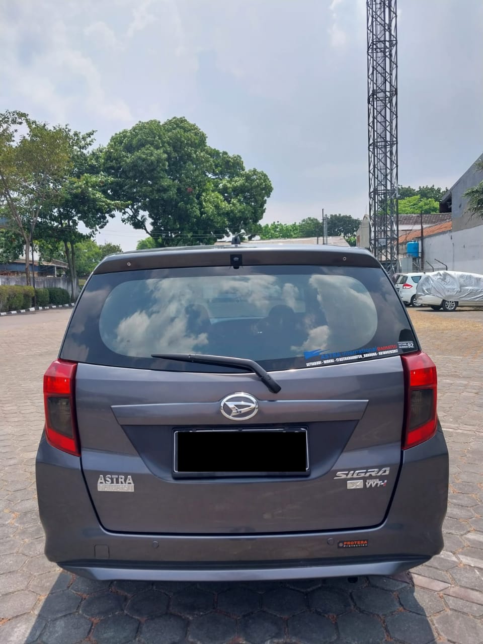 Old 2019 Daihatsu Sigra 1.2 X MT 1.2 X MT