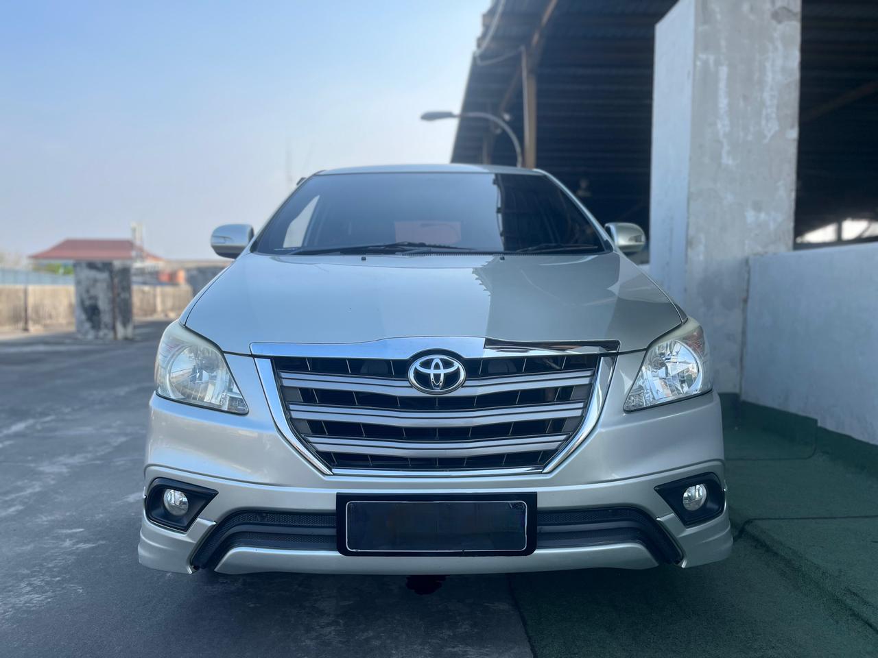 Second Hand 2014 Toyota Innova Second Hand 2014 Toyota Innova