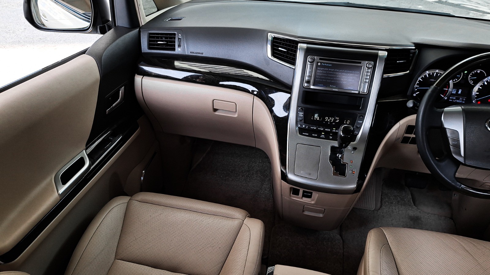 2012 Toyota Alphard 2012 Toyota Alphard