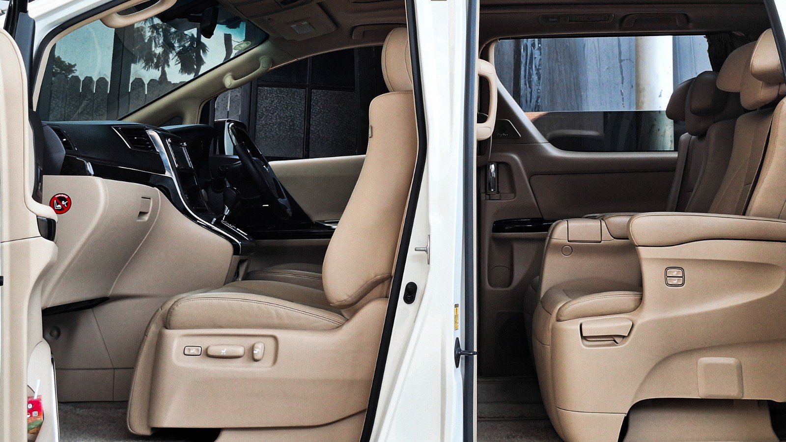 2012 Toyota Alphard 2012 Toyota Alphard