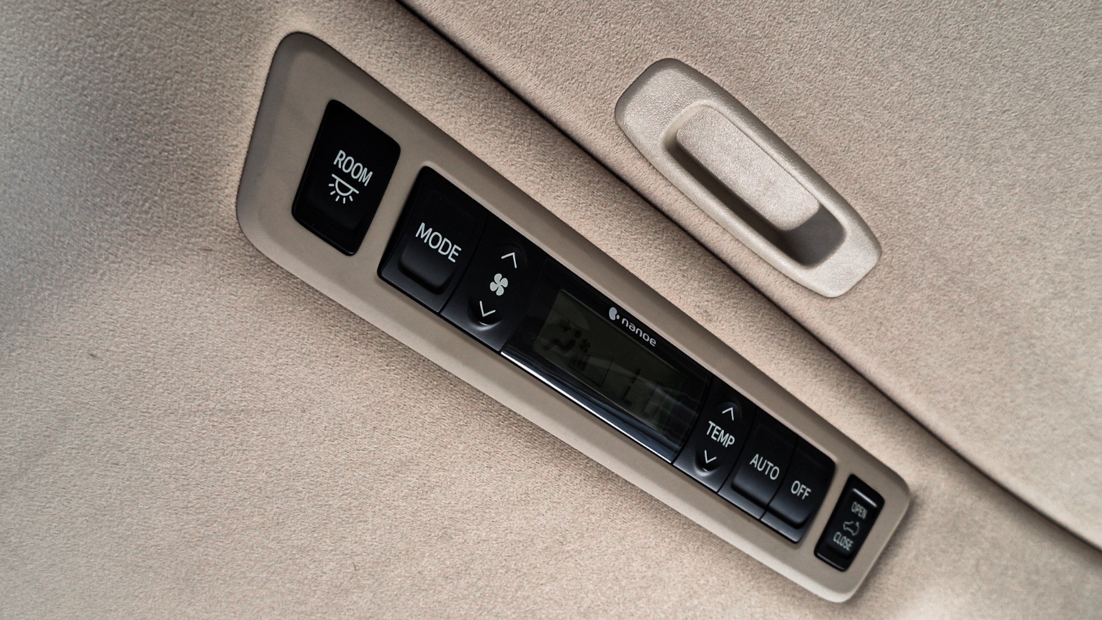 2012 Toyota Alphard 2012 Toyota Alphard