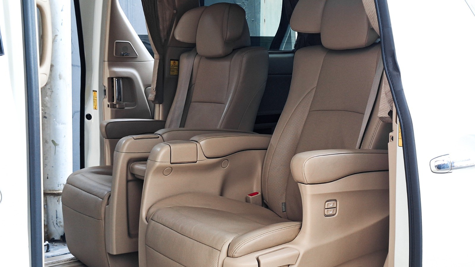 2012 Toyota Alphard 2012 Toyota Alphard