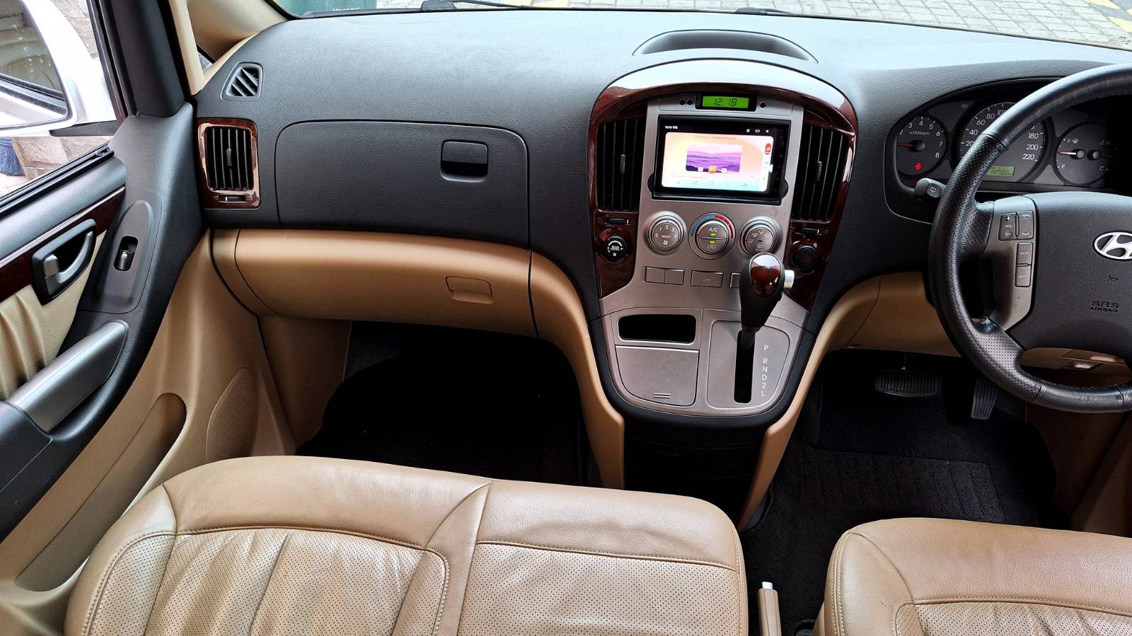 Used 2013 Hyundai H1 2.4L ROYALE AT 2.4L ROYALE AT for sale