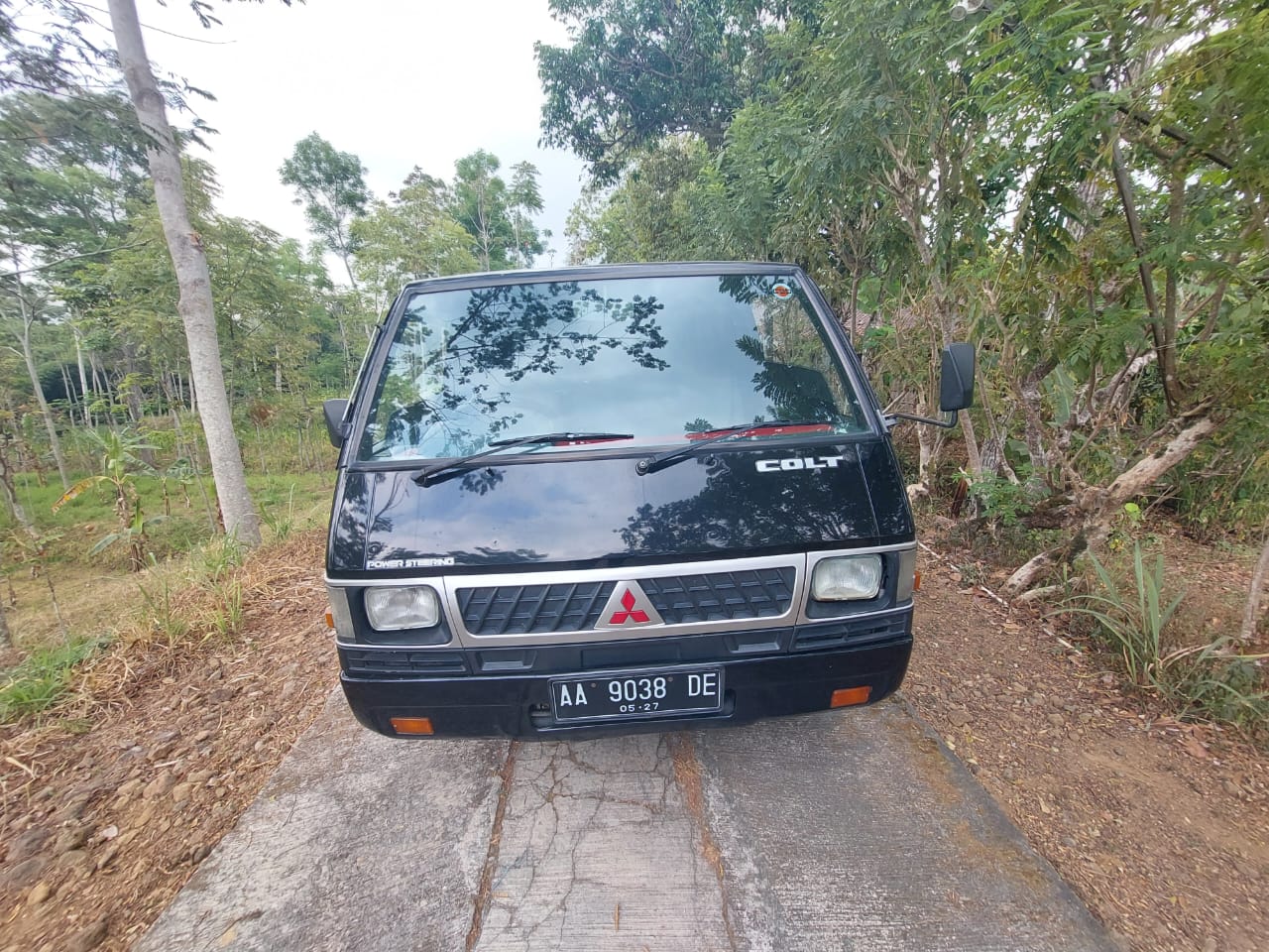 Second Hand 2017 Mitsubishi L300 Second Hand 2017 Mitsubishi L300