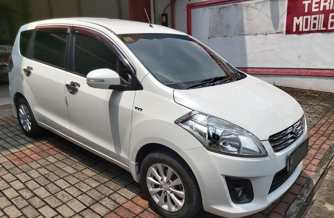 2015 Suzuki Ertiga  2015 Suzuki Ertiga
